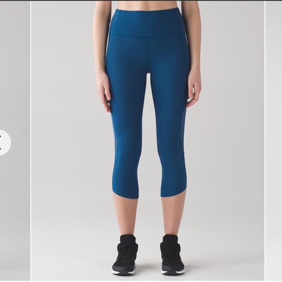 Lululemon Body Con Crop Leggings - Picture 2 of 16